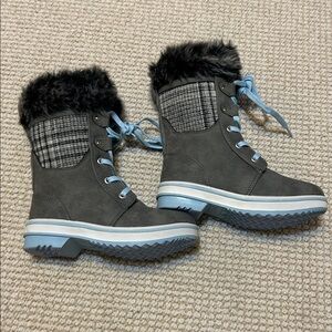 Little Girls Snow Boots with Faux Fur NWOT 13